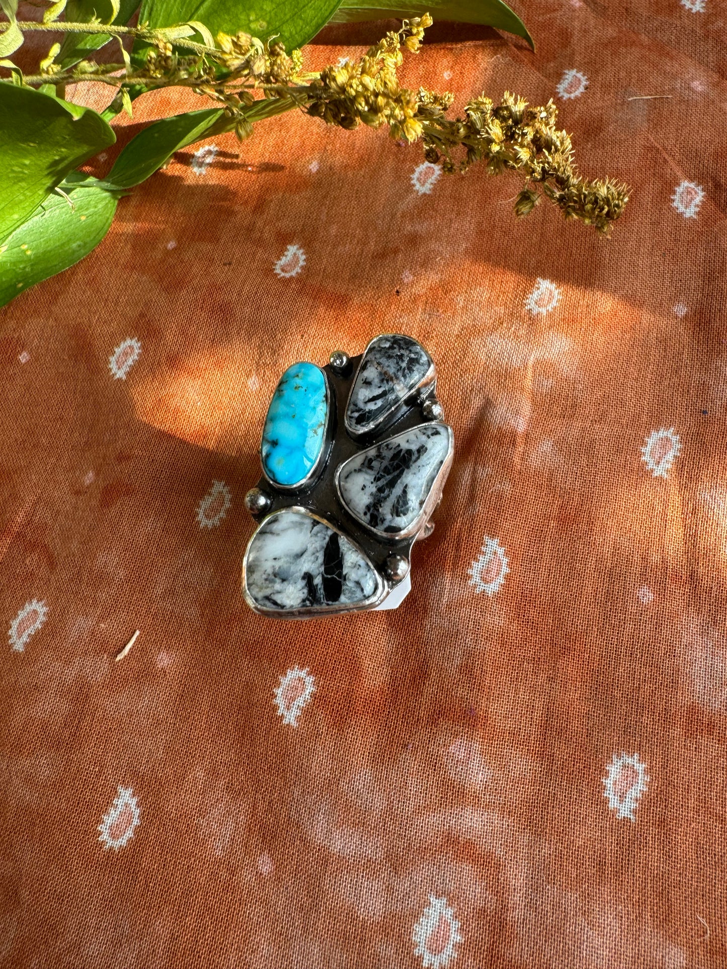 White Buffalo Turquoise Statement ring - Size 7 3/4