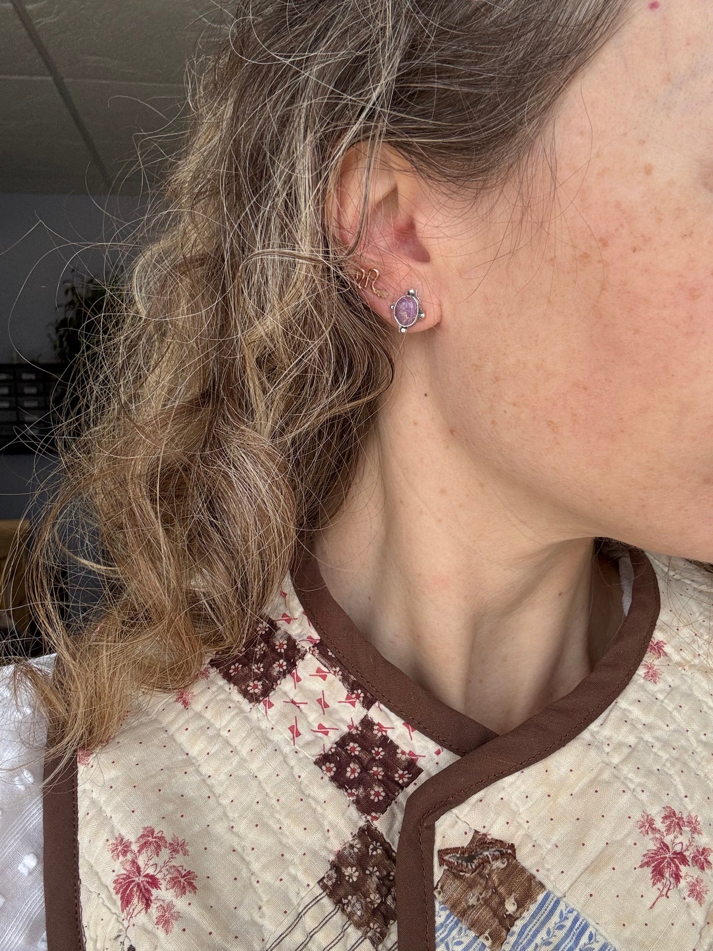 Phosphosiderite Purple "waypoint" Studs no.1