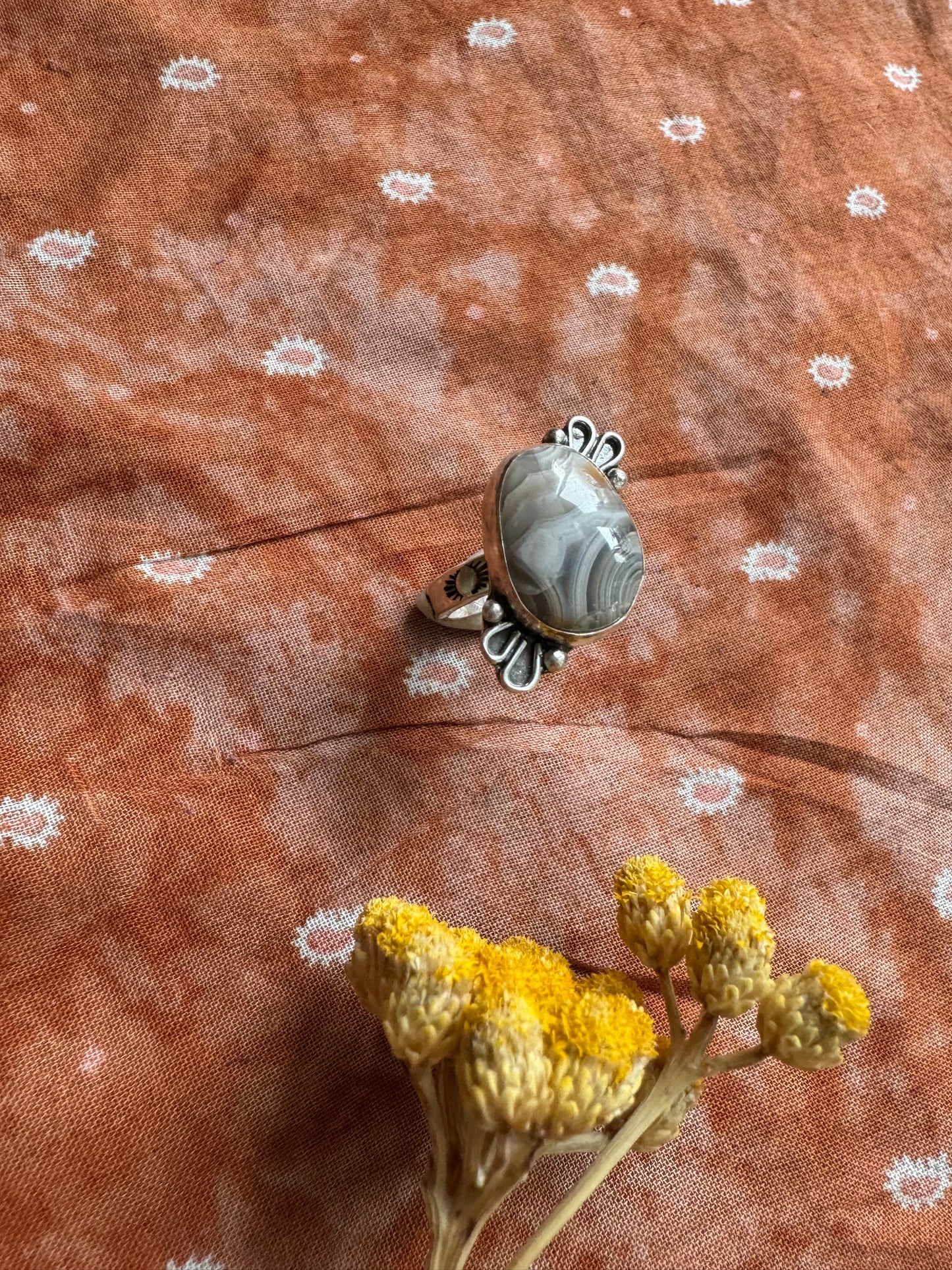 Lace Agate - size 8