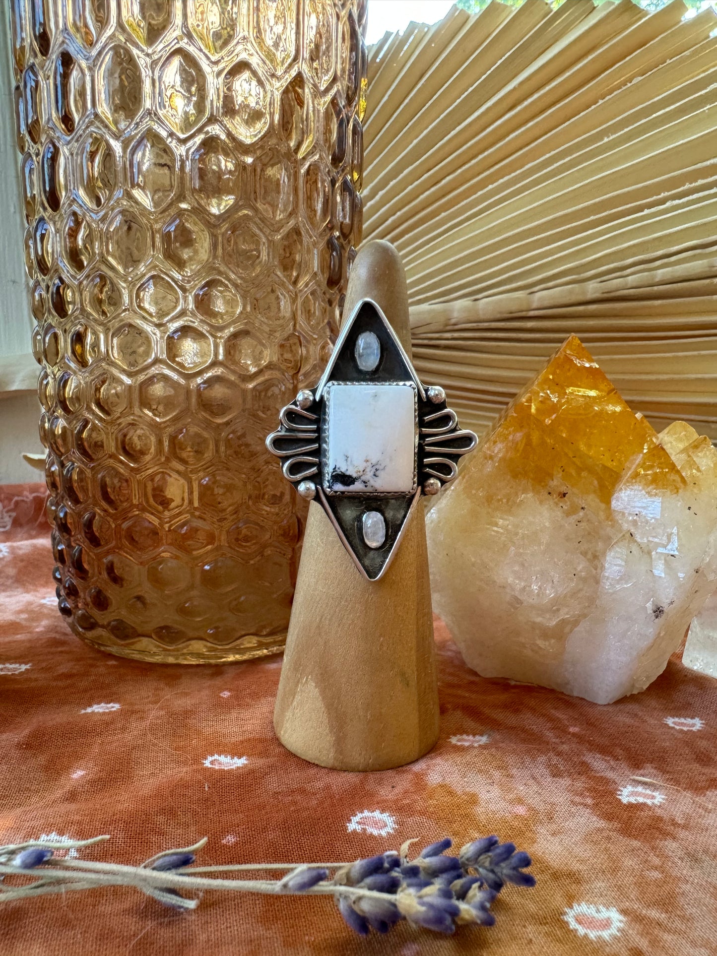 White Buffalo Turquoise + Moonstone "Paradise Valley" - size 7