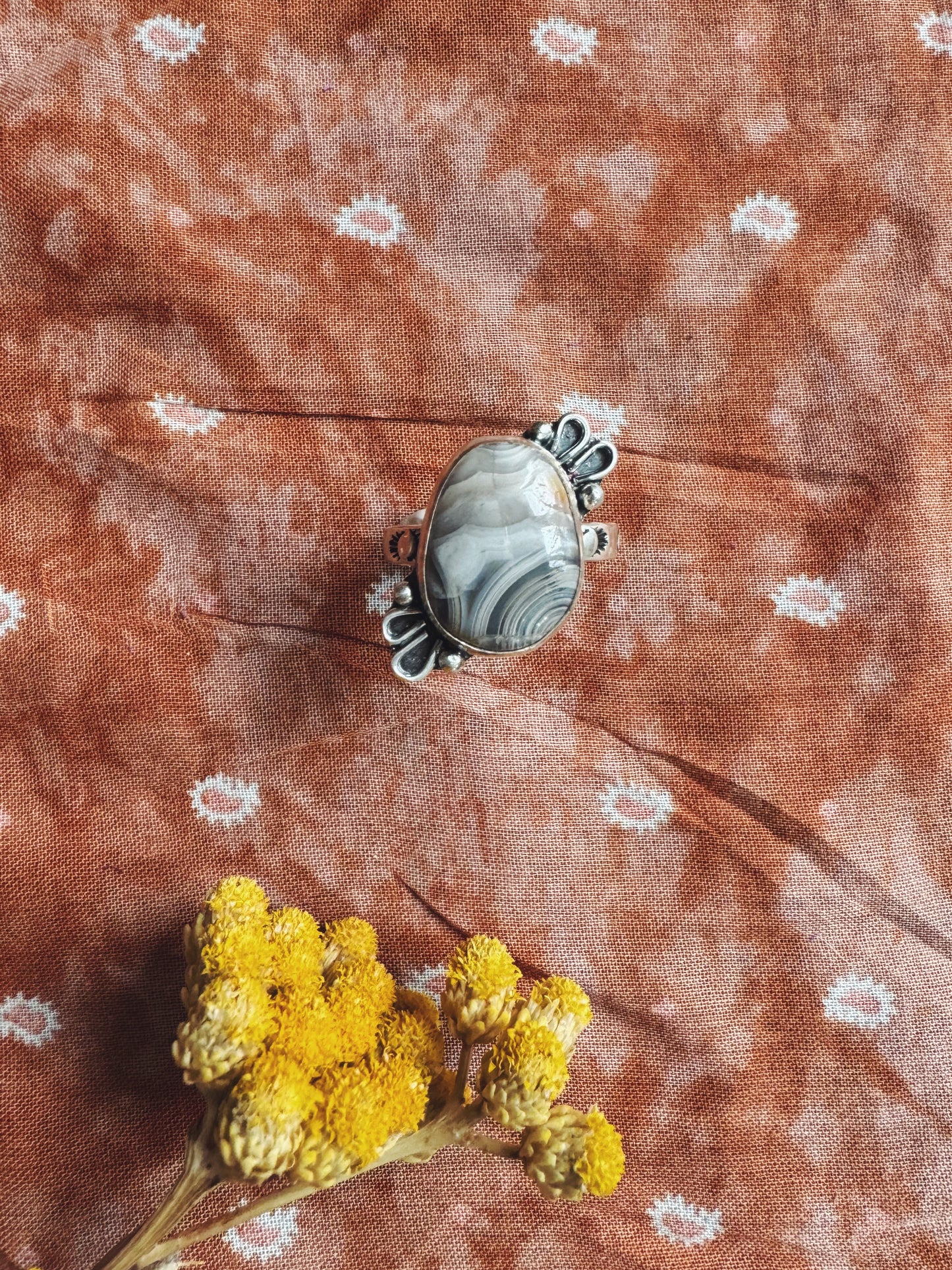 Lace Agate - size 8