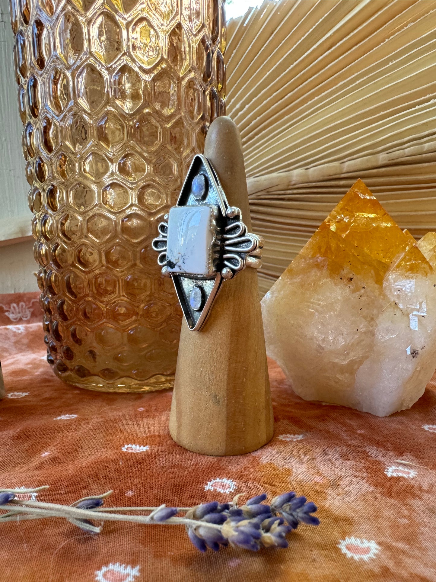White Buffalo Turquoise + Moonstone "Paradise Valley" - size 7