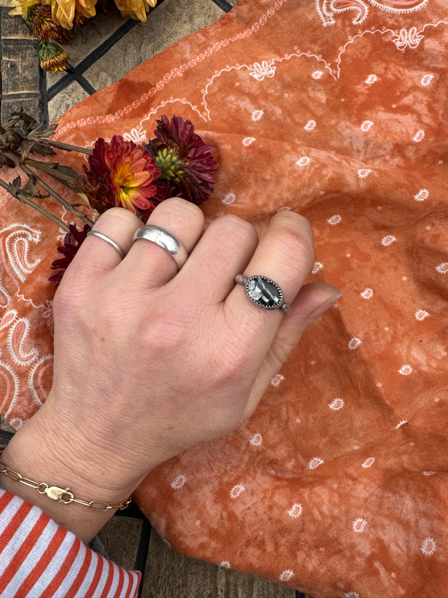 White Buffalo Stacker - size 7 1/2