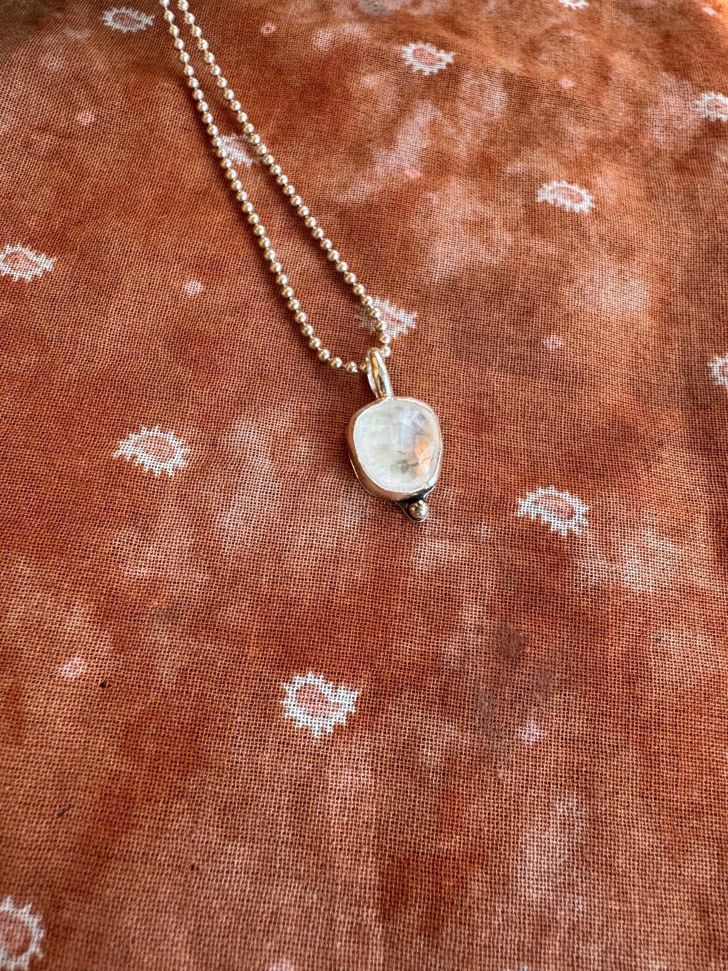 Moonstone Dainty drop no.6