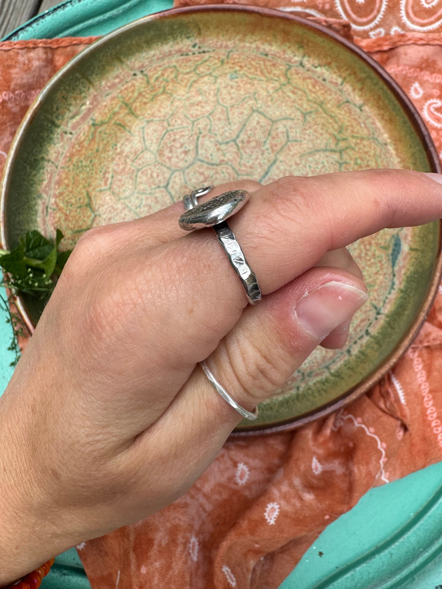 Medallion Ring - size 6 1/2