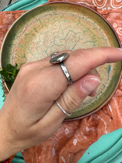 Medallion Ring - size 6 1/2