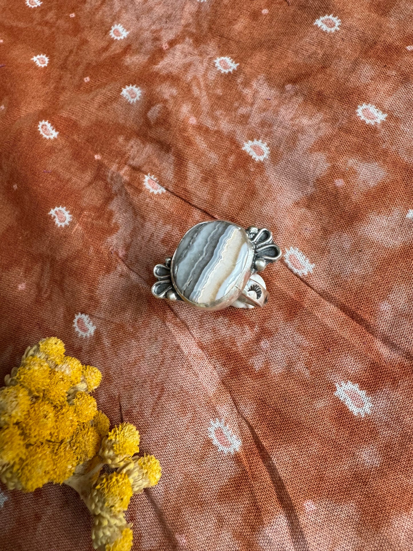 Lace Agate - size 7