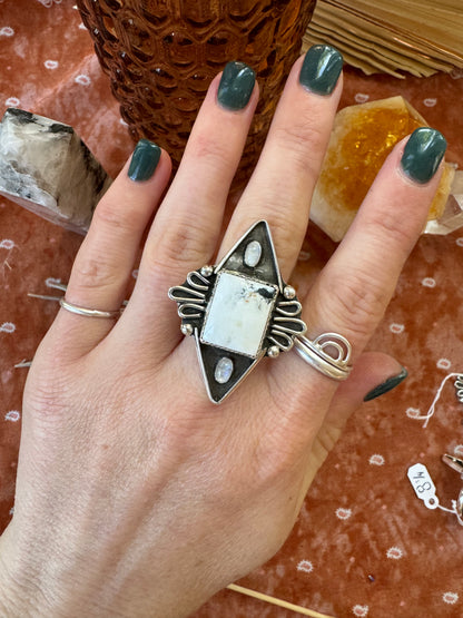 White Buffalo Turquoise + Moonstone "Paradise Valley" - size 7