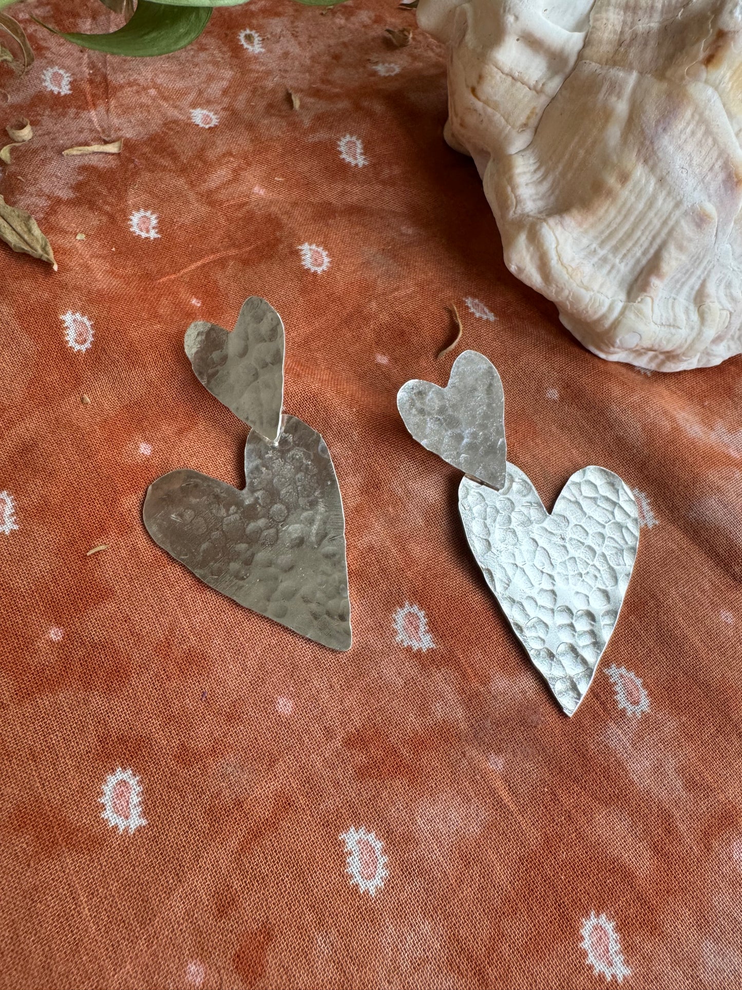 Heart Swell Earrings - Hammered