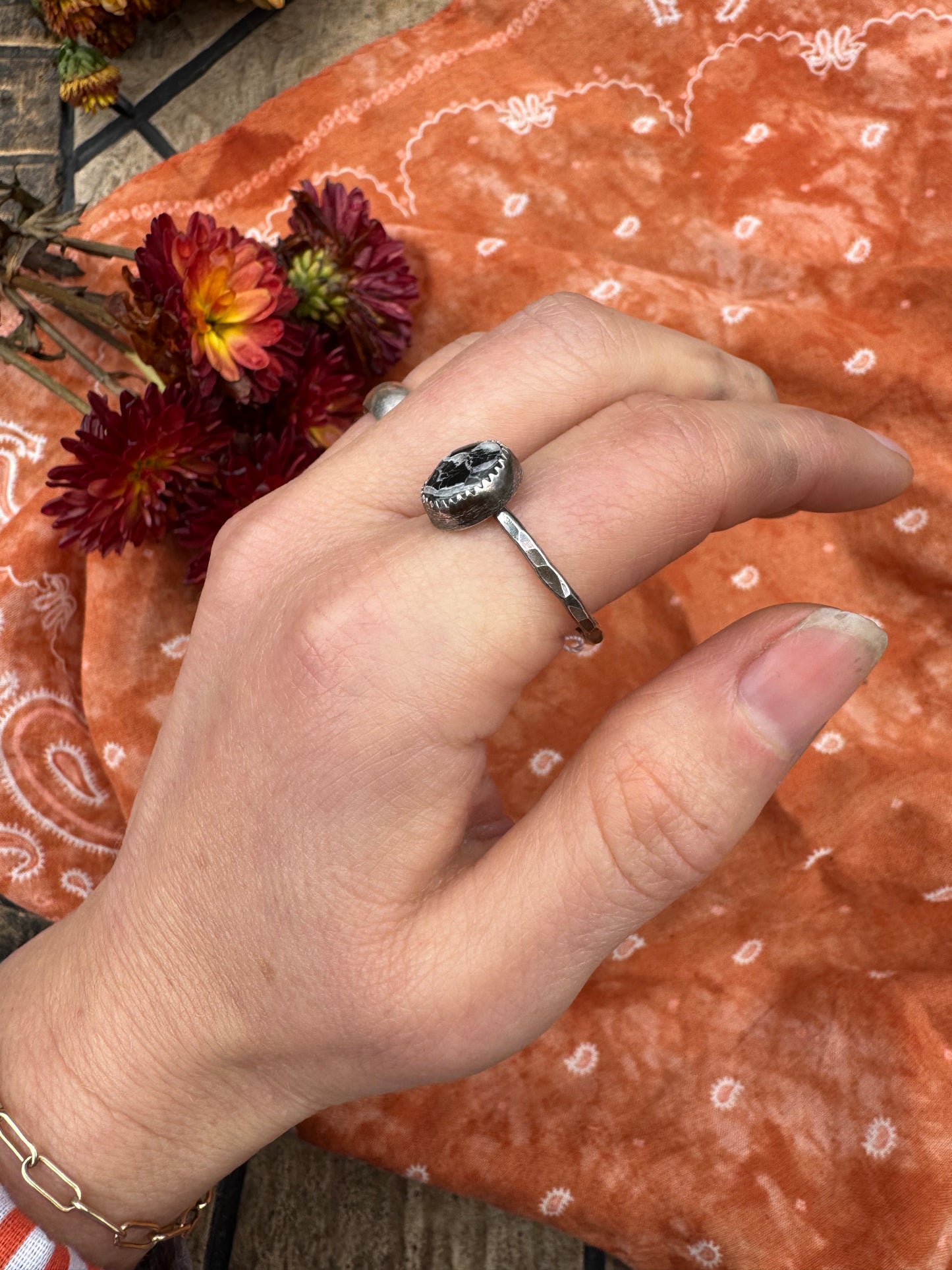 White Buffalo Stacker - size 9 3/4