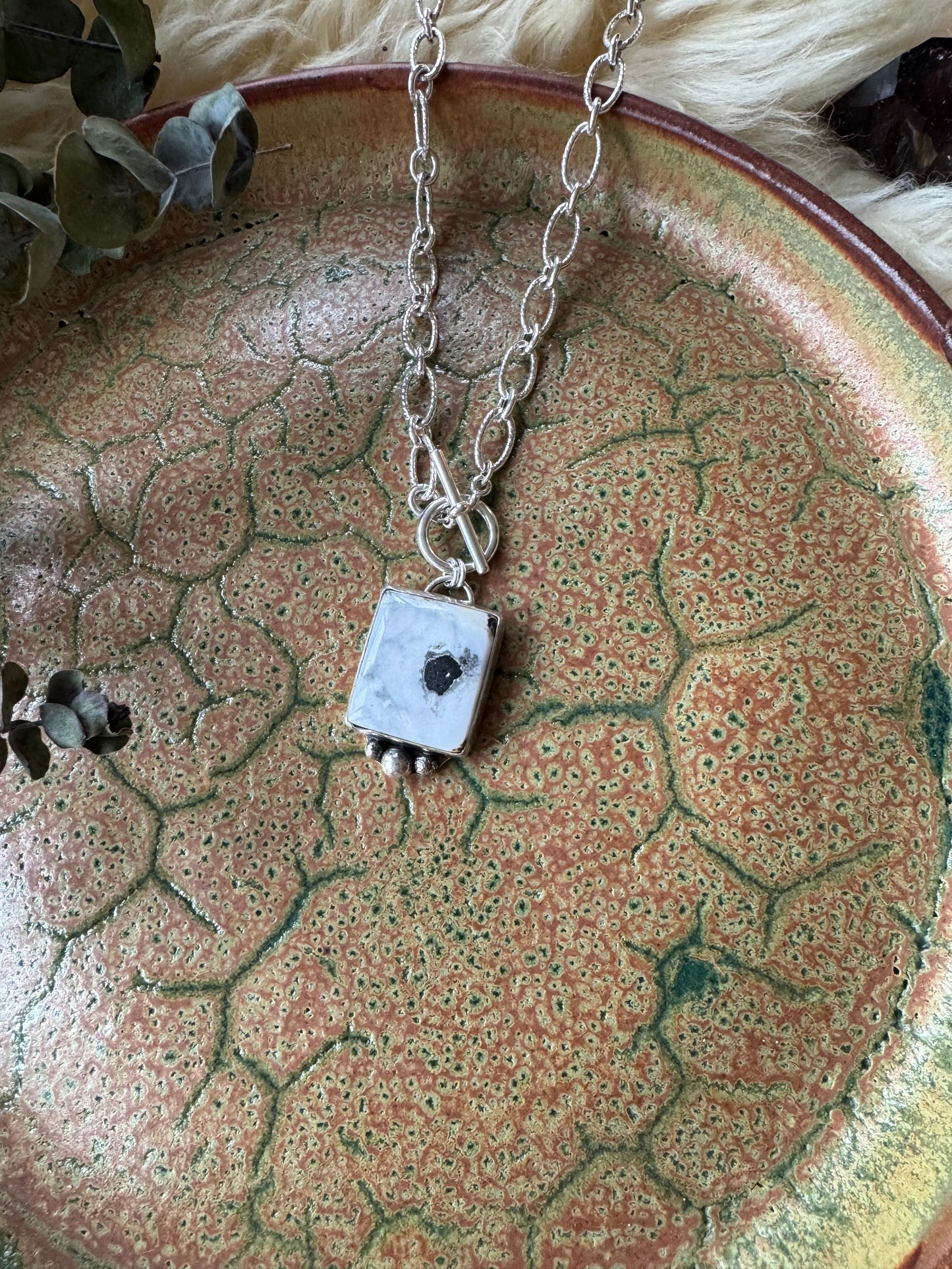 White Buffalo Donner Toggle Necklace