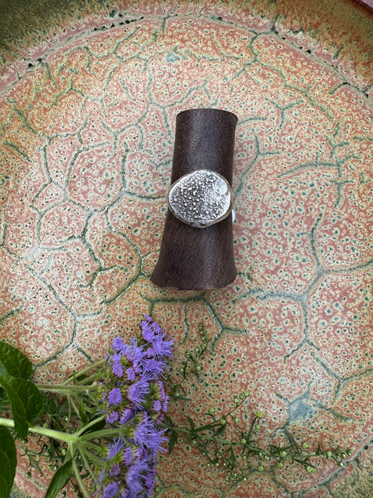 Medallion Ring - size 6 1/2