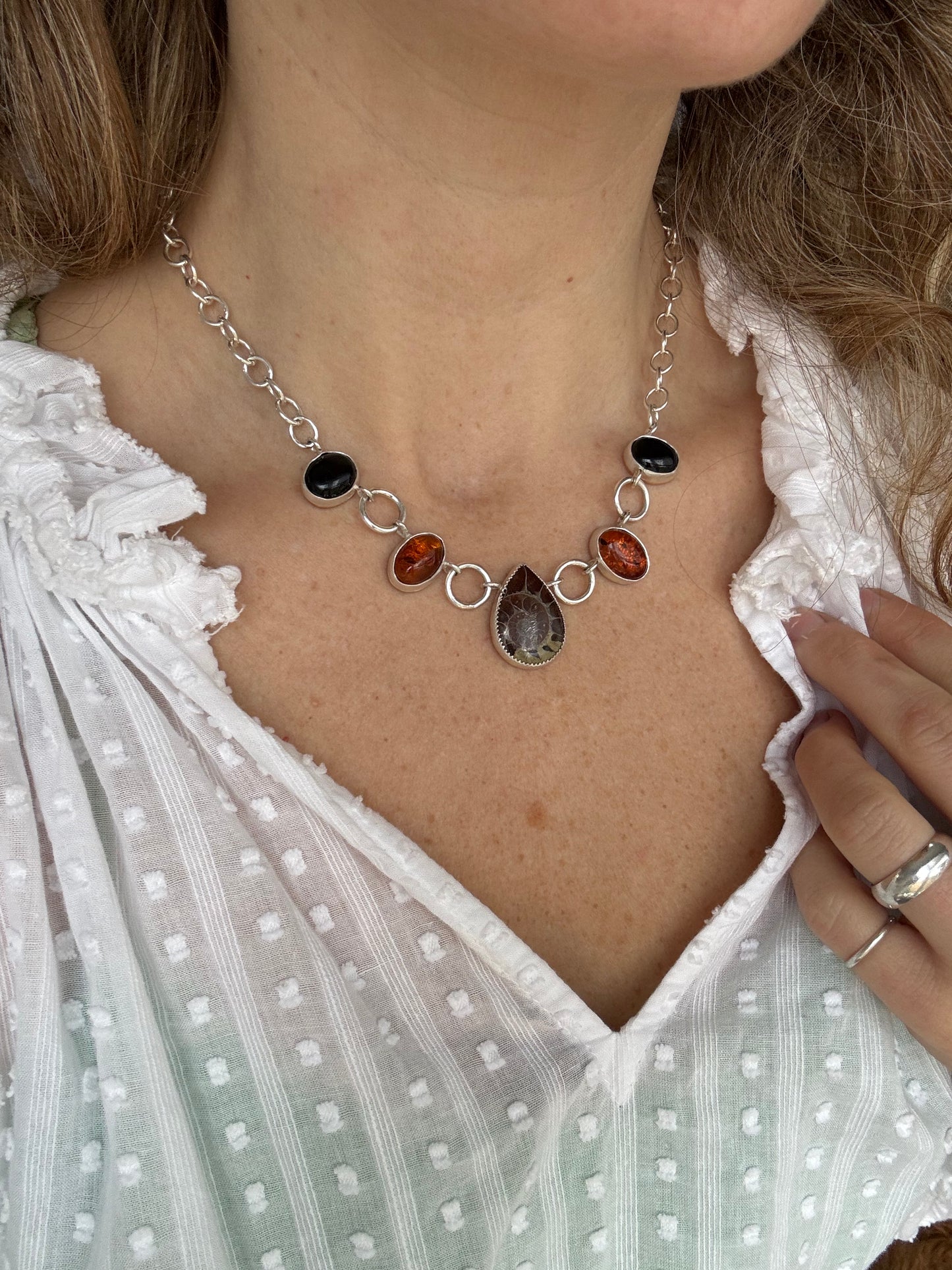 Autumn tone “Kiavah” necklace