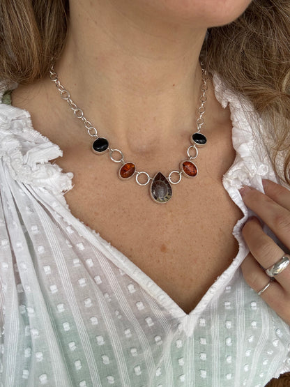 Autumn tone “Kiavah” necklace